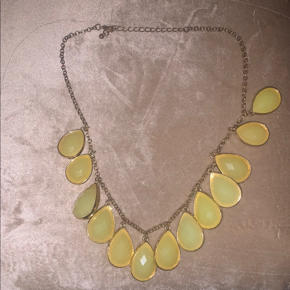 Chic Gold and Cream Teardrop Necklace